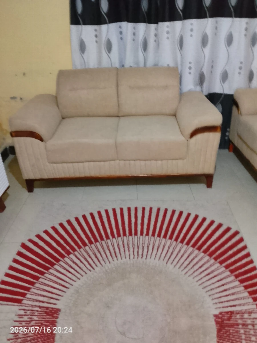 SINGLE SOFA