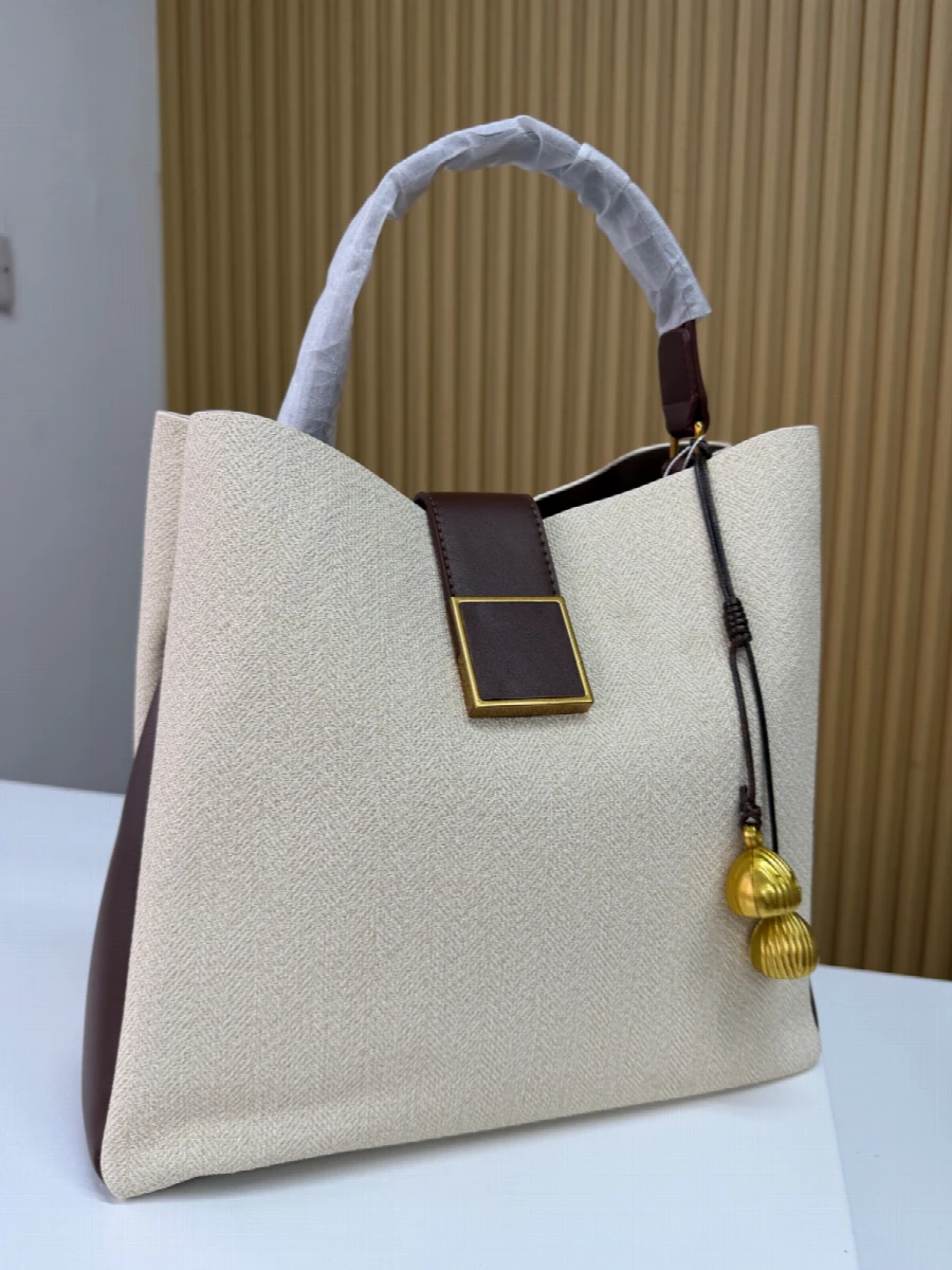 Hand bag
