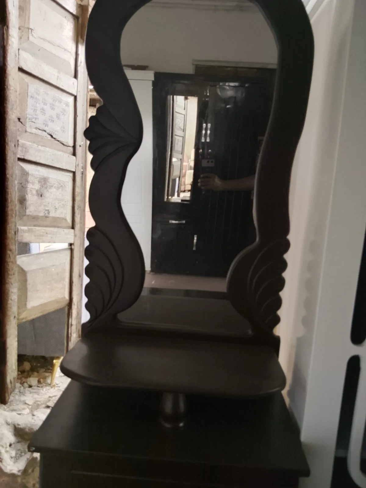 DRESSING TABLE
