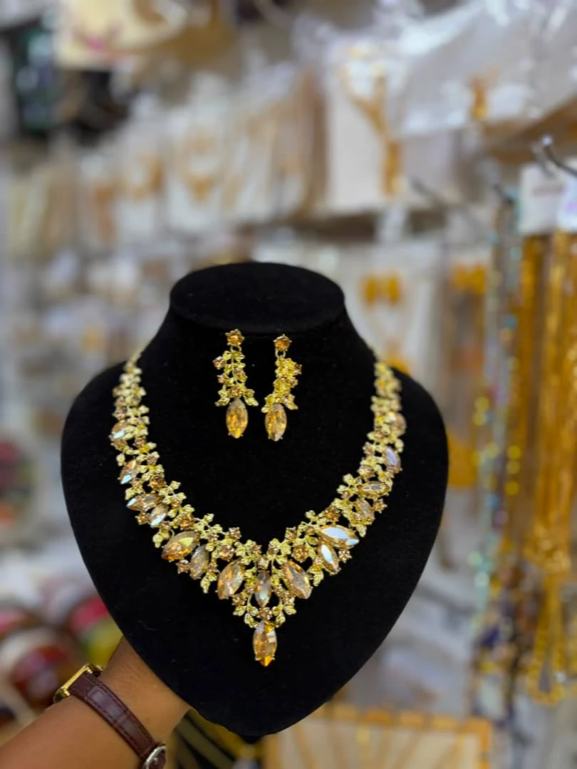 Elegant Crystal Necklace