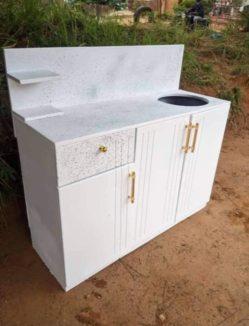 KITCHEN CABINET