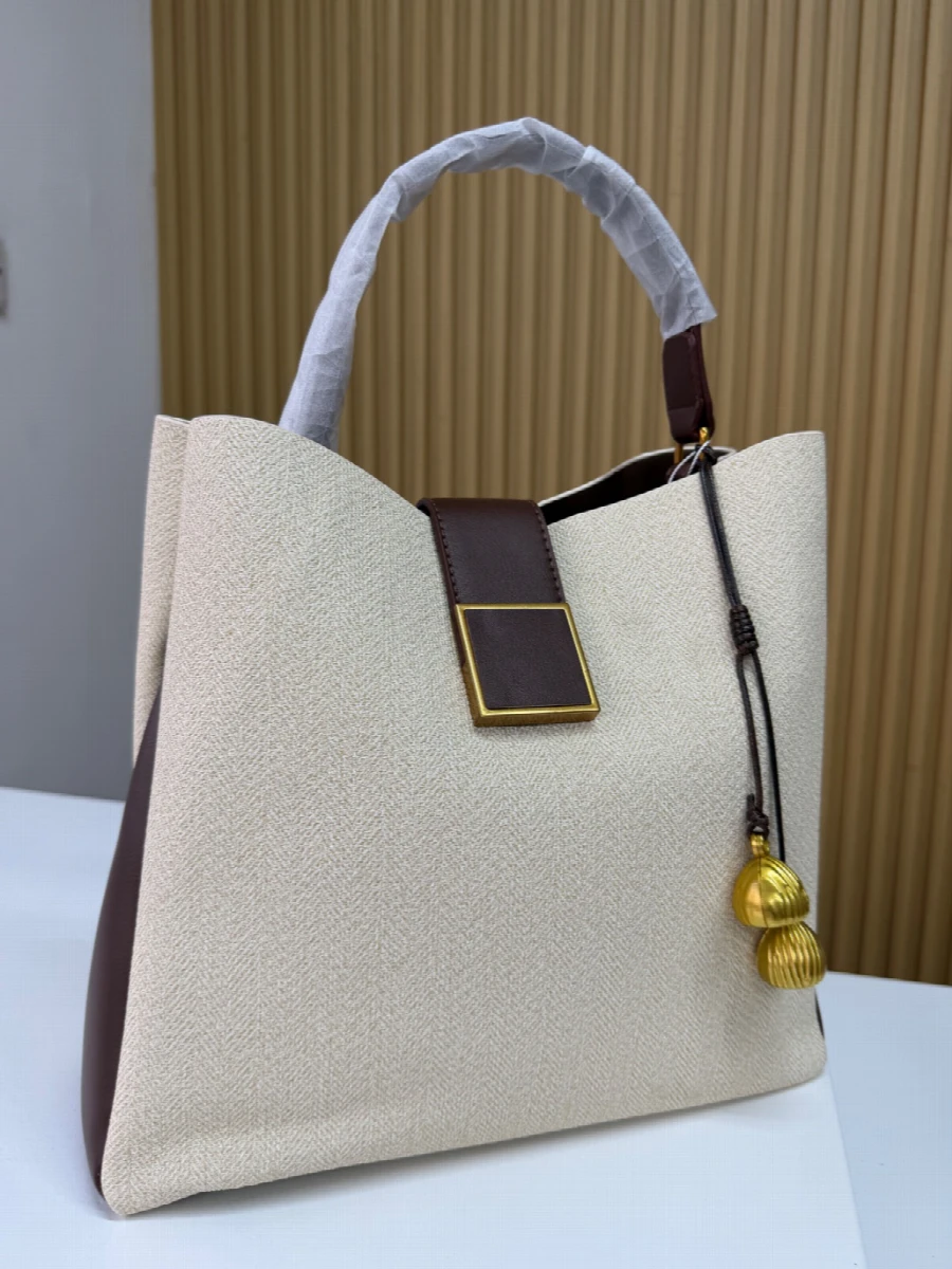 Hand bag