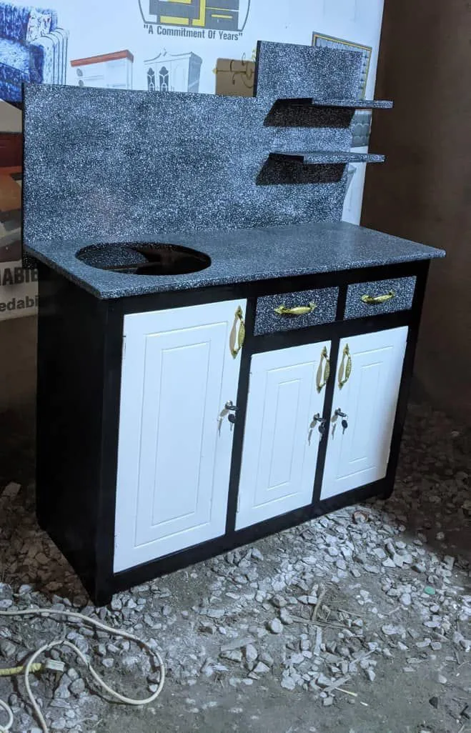 Kitchen cabinet