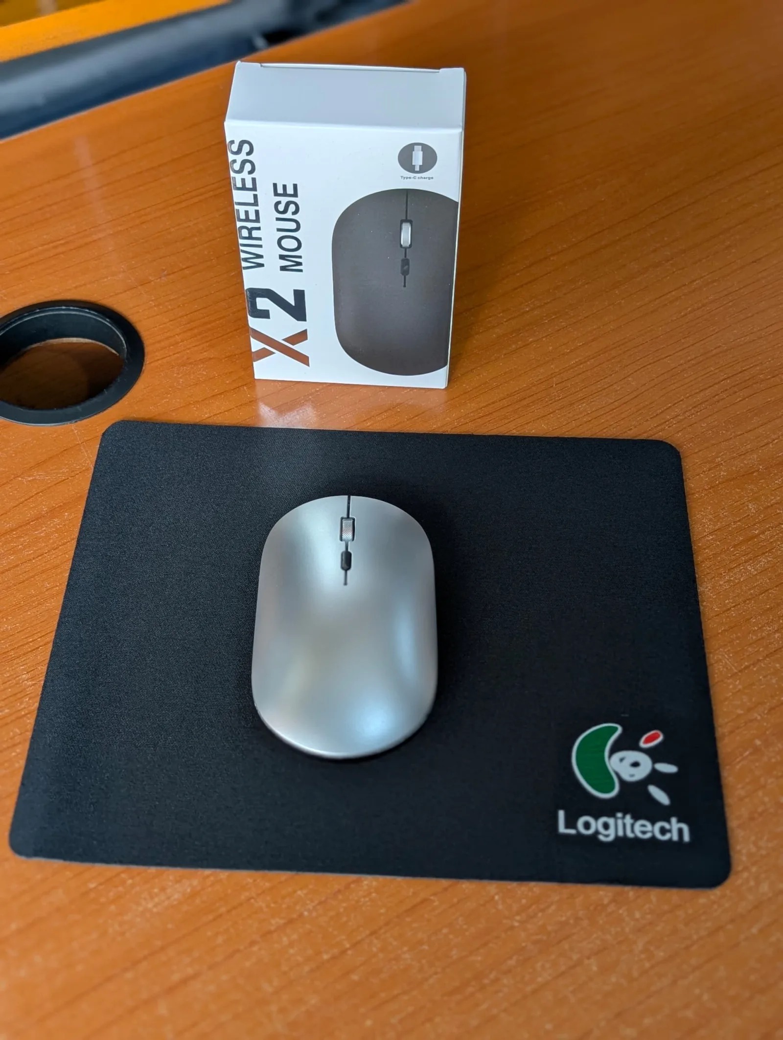 WIRELESS RECHARGEABLE MOUSE