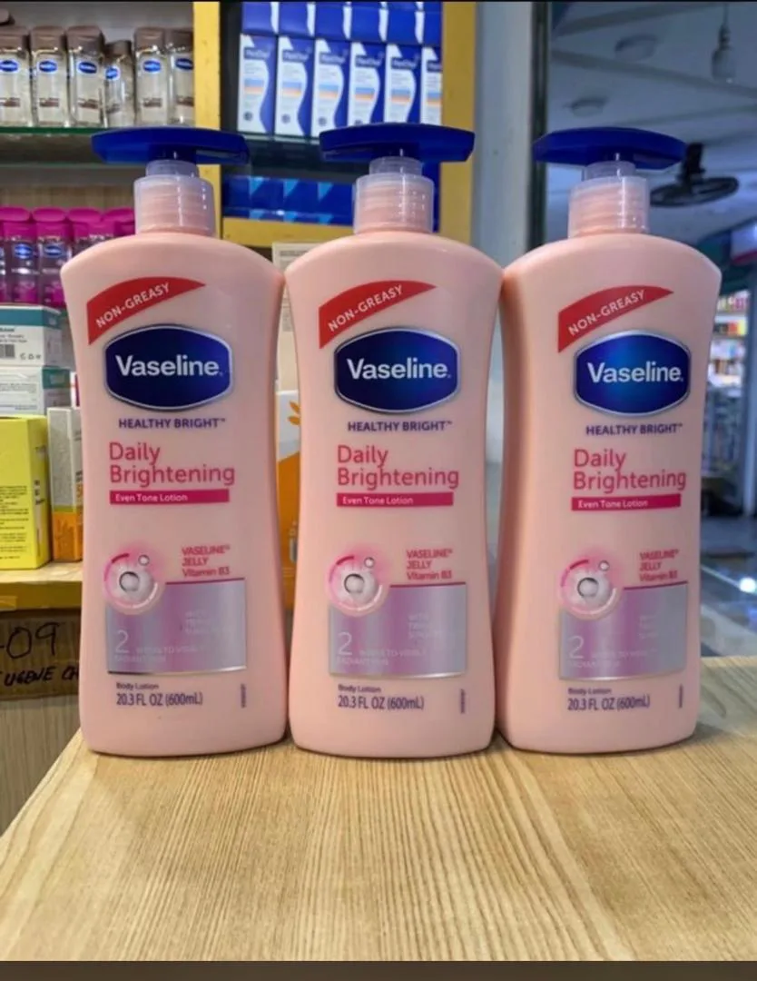 VASELINE DAILY BRIGHTEING