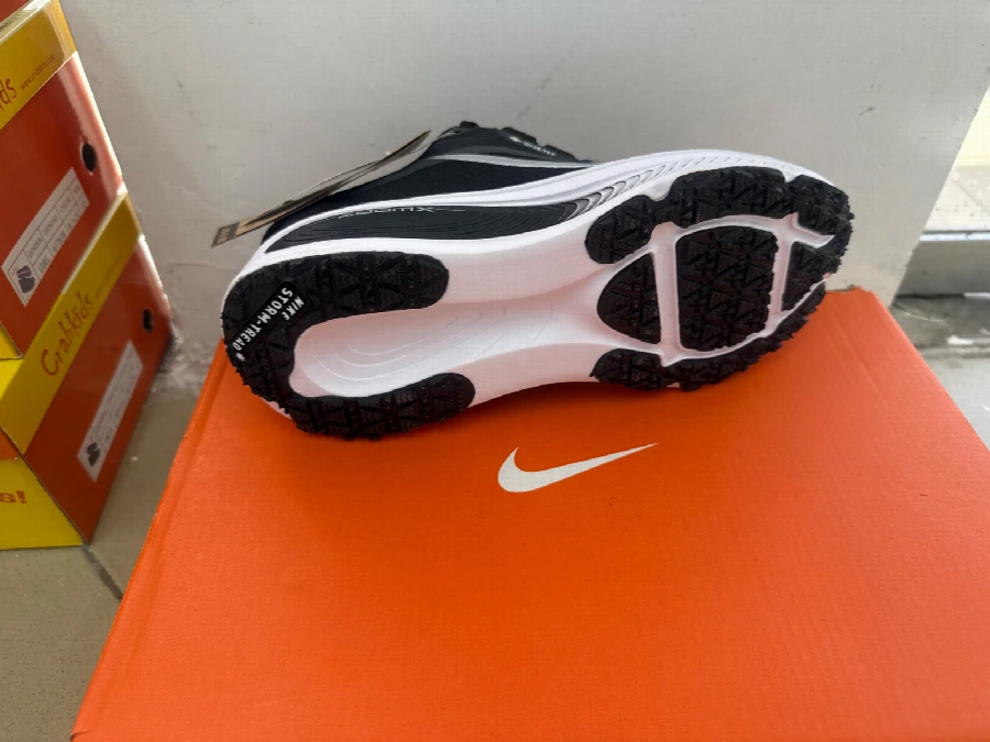 SNEAKER