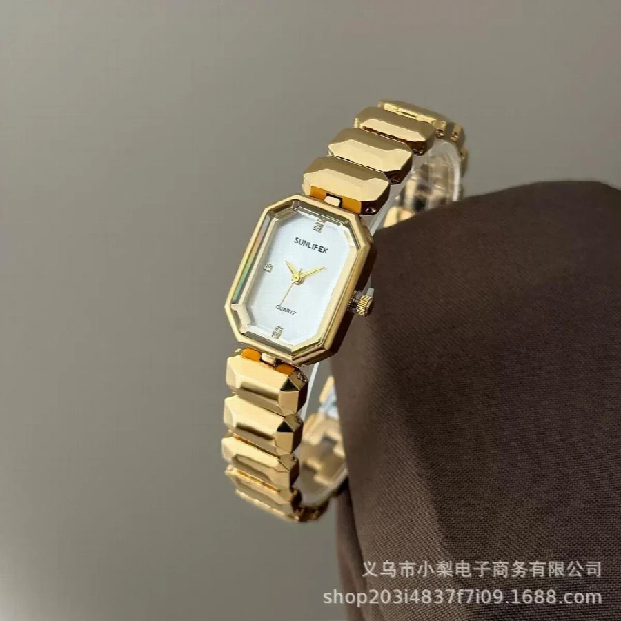 LADIES WATCH