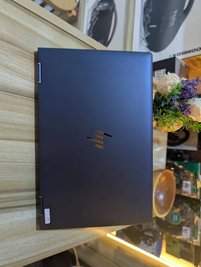 HP DRAGONFLY TOUCH SCREEN  X360 ROTATION