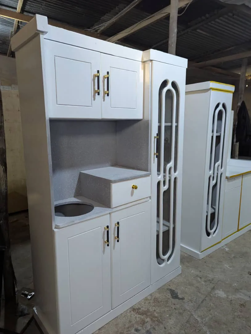 Kitchen cabinet