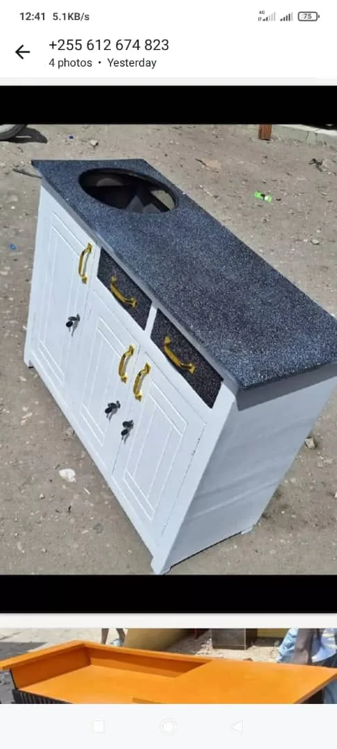 Kitchen cabinet